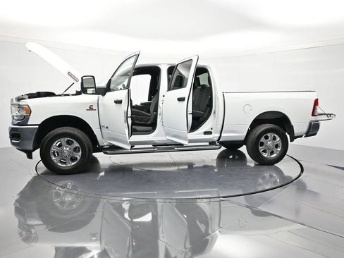 Used 2024 RAM 2500 Big Horn AWD/4WD image 45
