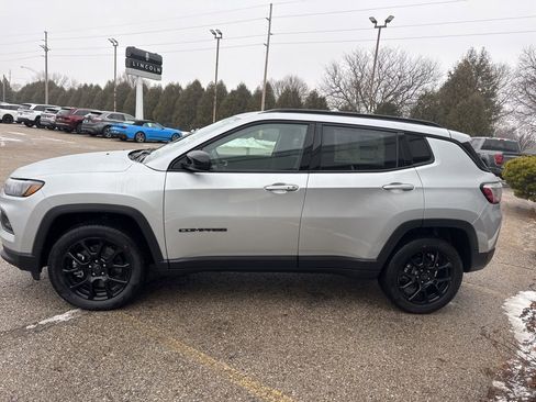 New 2026 Jeep Compass Latitude AWD/4WD image 4