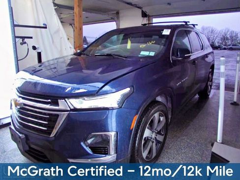 Used 2023 Chevrolet Traverse LT w/ LT Premium Package AWD/4WD image 2