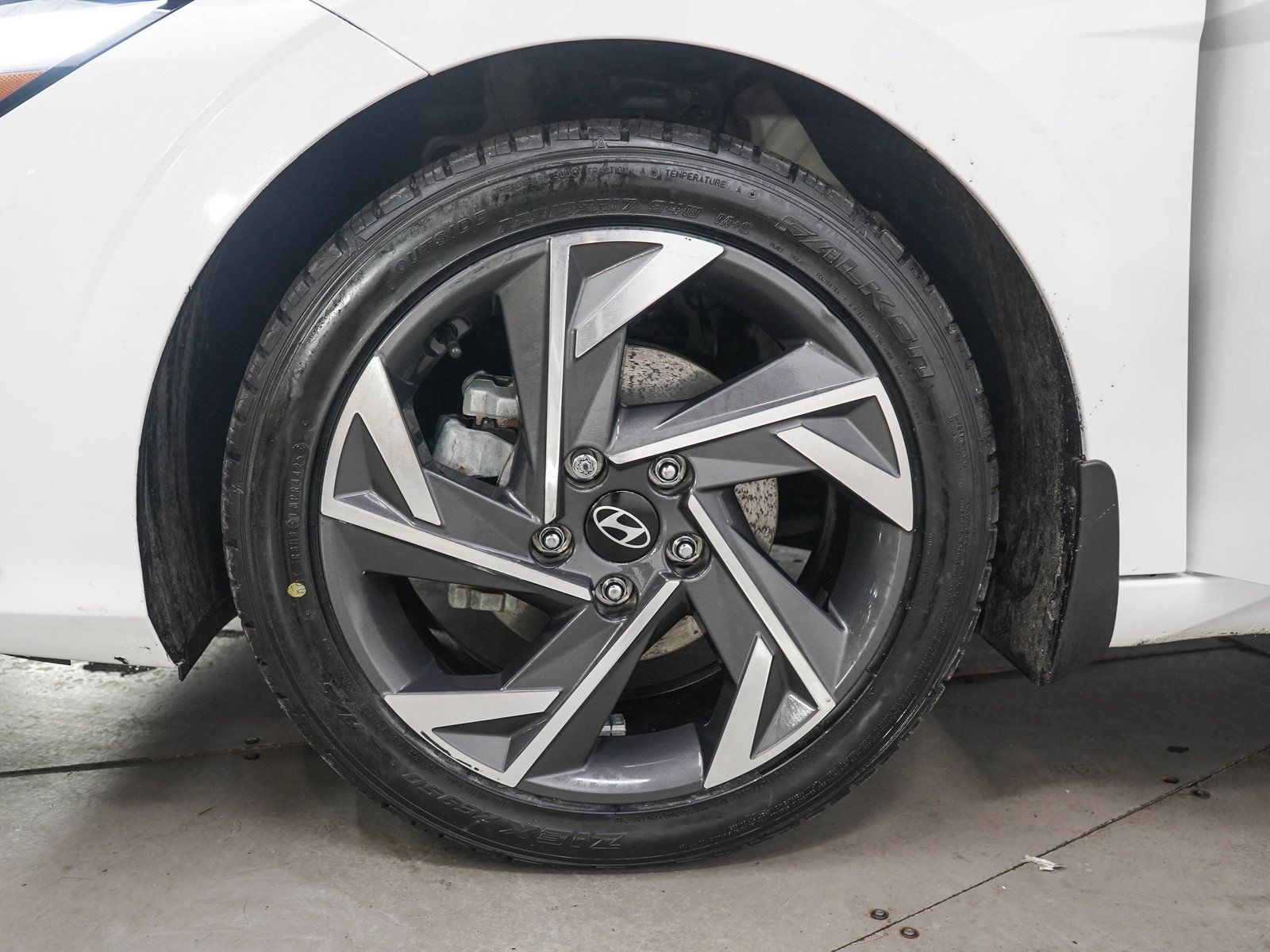 Used 2025 Hyundai Elantra SEL FWD image 27