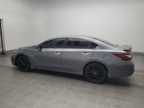 Used 2017 Nissan Altima 2.5 SR w/ Midnight Edition Package FWD image 3