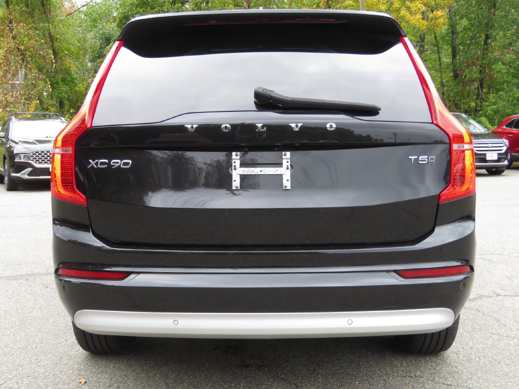 Used 2022 Volvo XC90 T5 Momentum AWD/4WD image 6