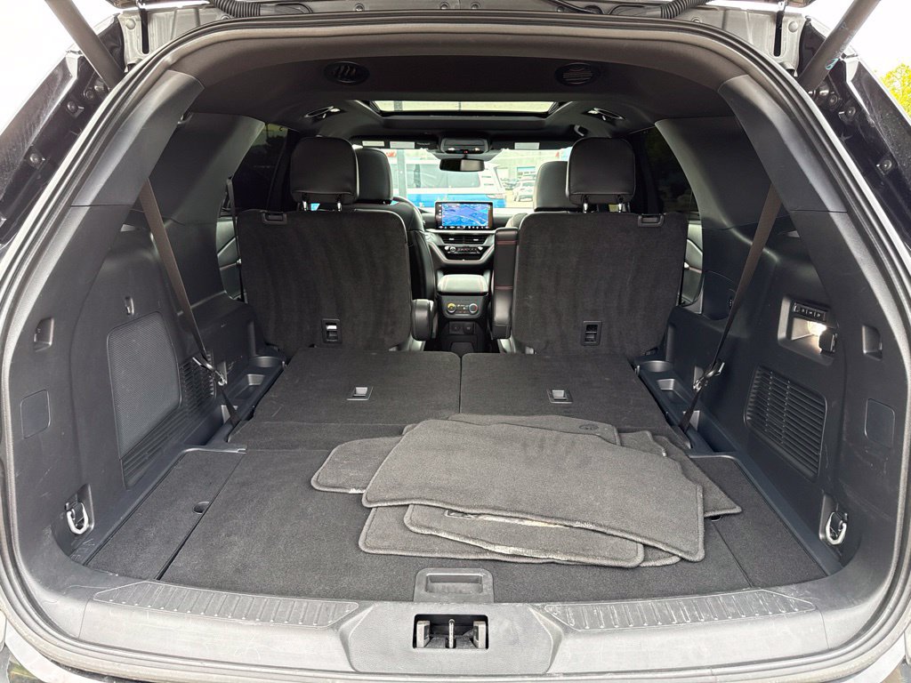 Used 2025 Ford Explorer ST AWD/4WD image 25