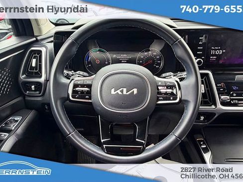 Used 2023 Kia Sorento EX AWD/4WD image 9