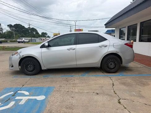 Used 2018 Toyota Corolla LE FWD image 5