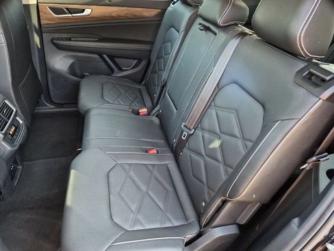 Used 2025 Volkswagen Atlas SE FWD image 27