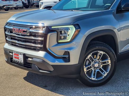 Used 2025 GMC Terrain Elevation w/ Technology Package II image 2