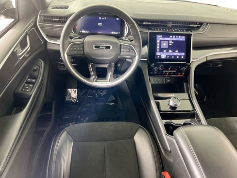 Used 2023 Jeep Grand Cherokee L Laredo image 21