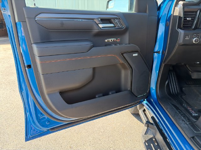 Used 2022 GMC Sierra 1500 AT4 w/ AT4 Preferred Package AWD/4WD image 11