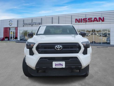 Used 2025 Toyota Tacoma SR RWD image 9