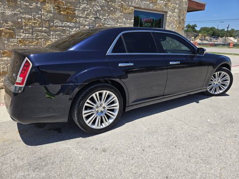 Used 2011 Chrysler 300 C w/ Safetytec Group RWD image 20