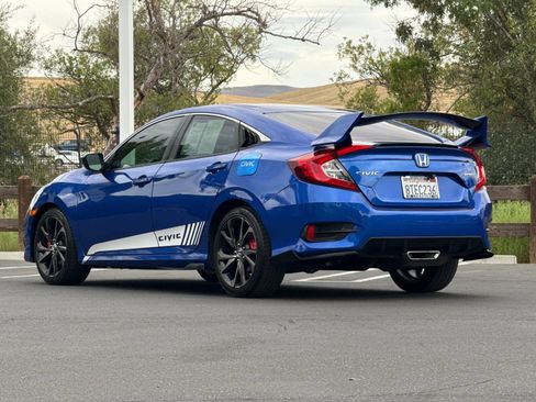 Used 2019 Honda Civic Sport image 4