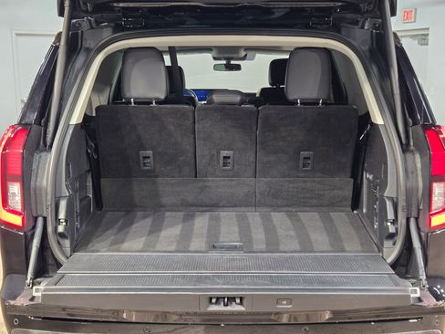 Used 2025 Ford Expedition Platinum AWD/4WD image 18