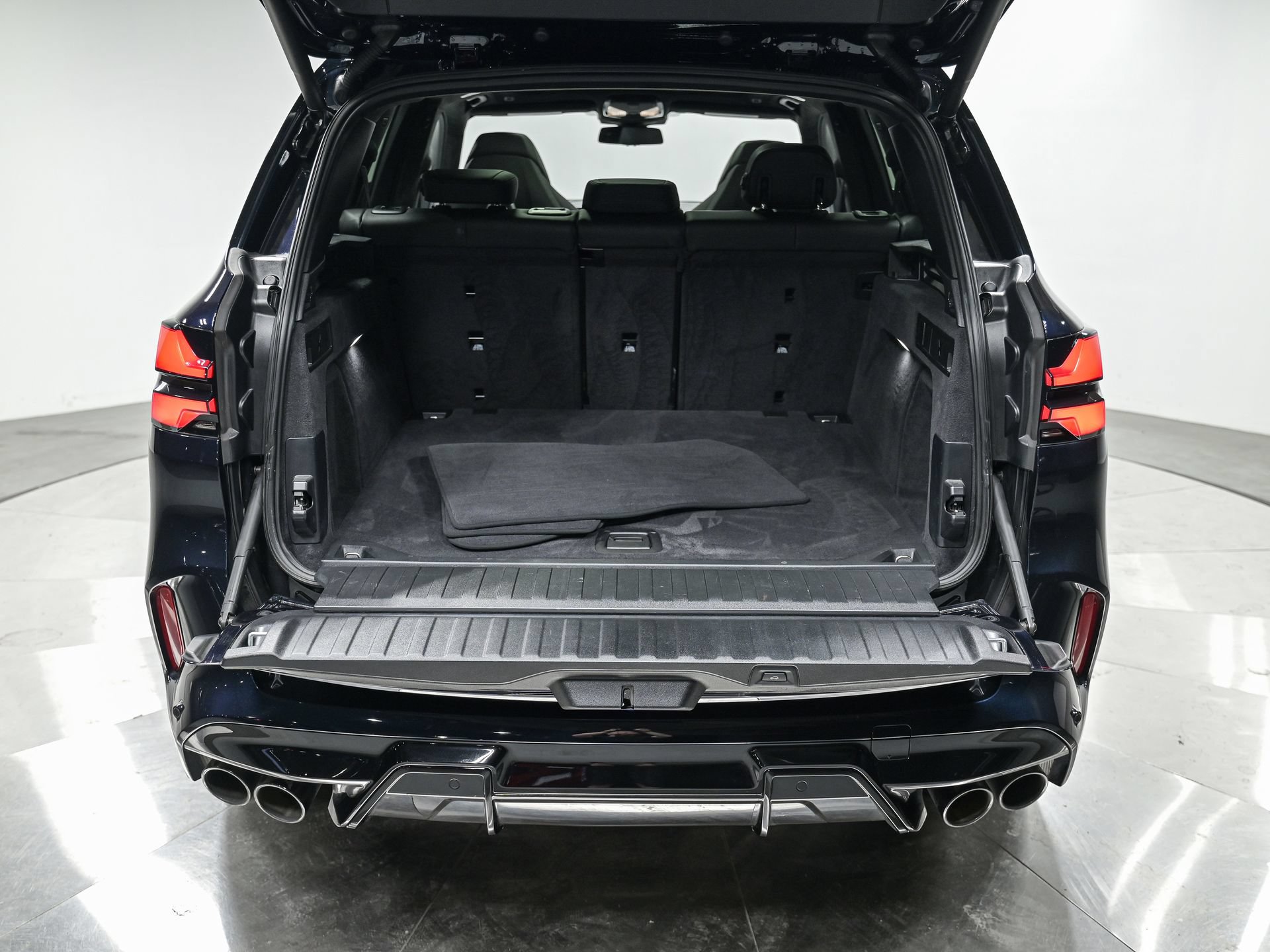 Used 2024 BMW X5 M Competition w/ Executive Package AWD/4WD image 6