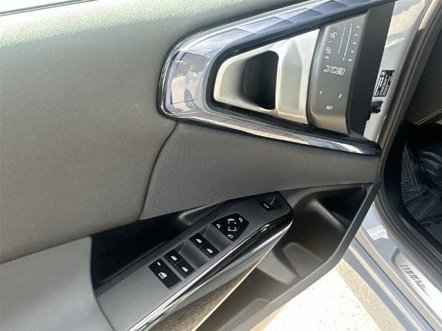 Used 2026 BMW X3 M50 AWD/4WD image 21