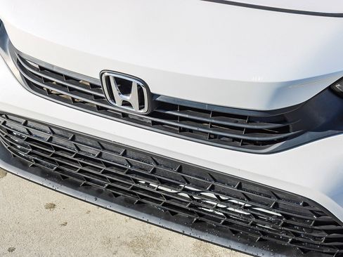 Used 2023 Honda Civic Sport image 6