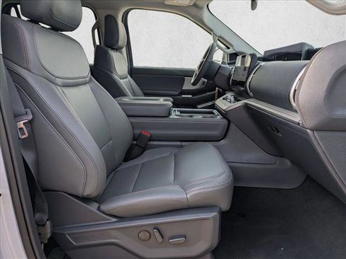 New 2025 Ford Expedition Active image 22