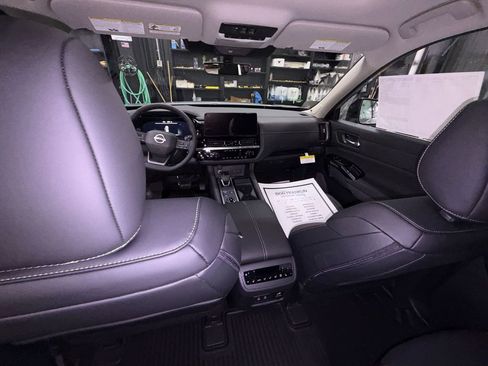 New 2026 Nissan Pathfinder Platinum image 21