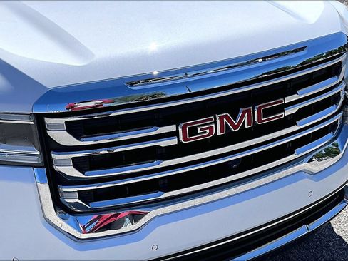 Used 2023 GMC Acadia SLT w/ Technology Package FWD image 29