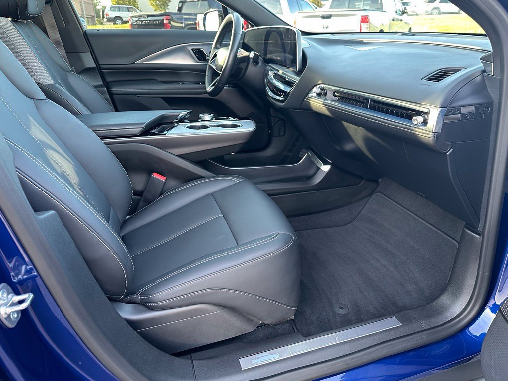 Certified 2024 Cadillac Lyriq Tech w/ Driver Assist Package AWD/4WD image 23