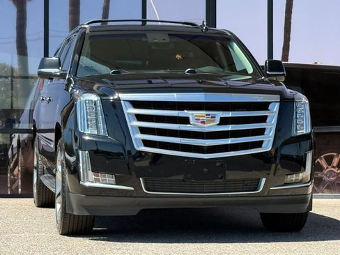 Used 2019 Cadillac Escalade ESV Luxury RWD image 19