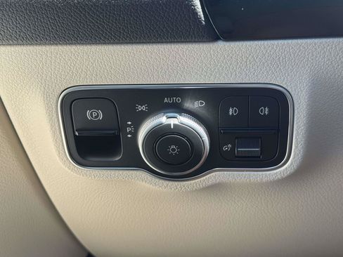 Certified 2025 Mercedes-Benz GLA 250 4MATIC image 25