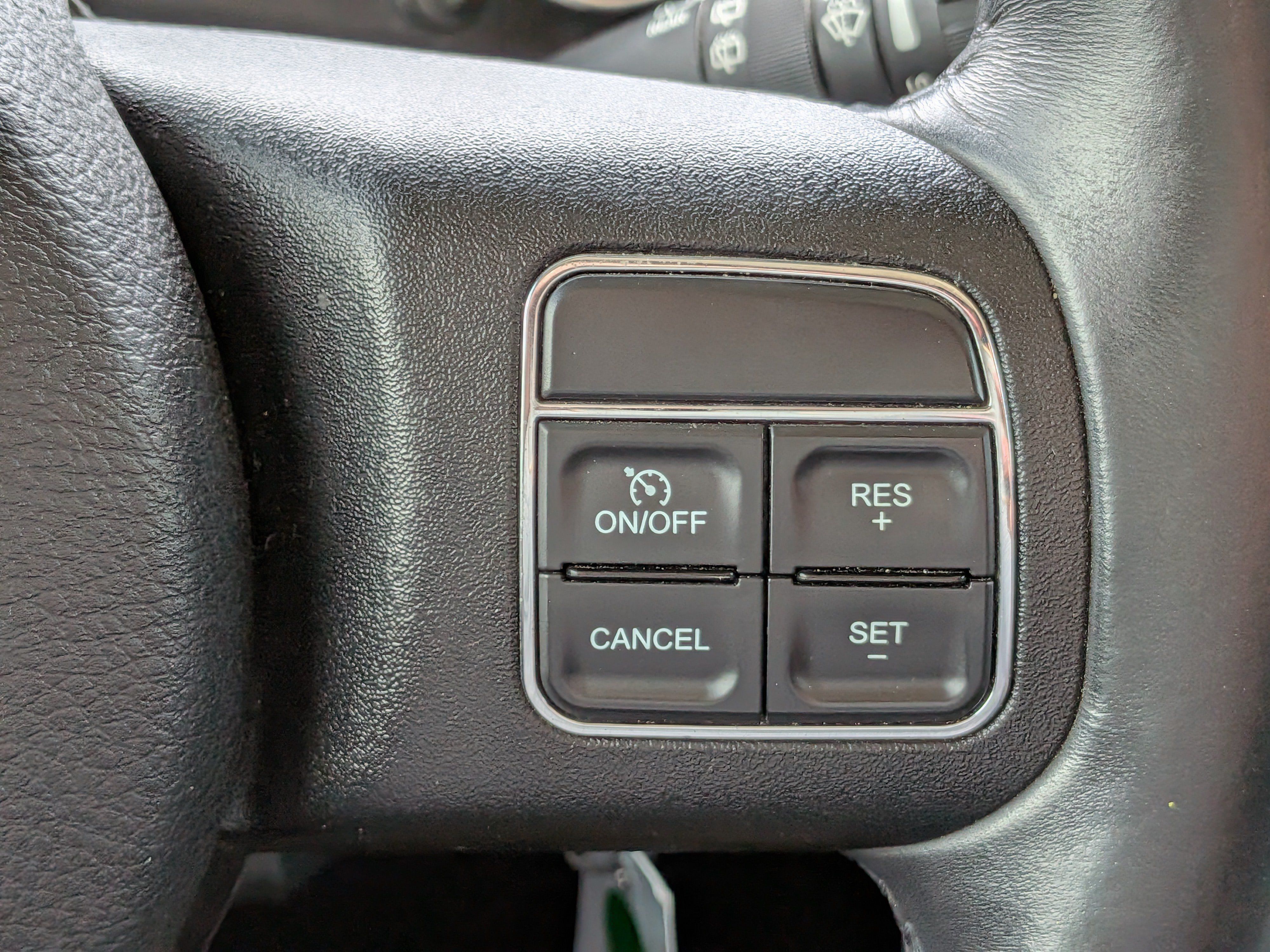 Used 2015 Jeep Wrangler Sahara w/ Connectivity Group AWD/4WD image 23