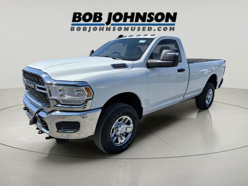 Used 2024 RAM 2500 Tradesman w/ Chrome Appearance Group AWD/4WD image 7