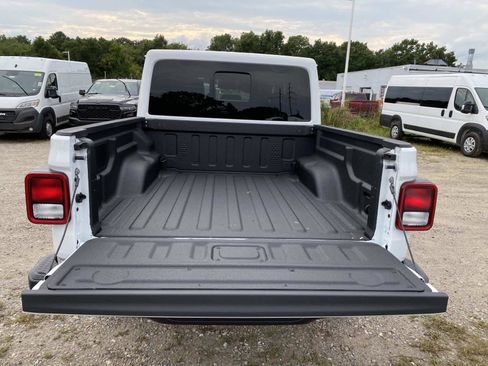 New 2026 Jeep Gladiator Sport AWD/4WD image 5