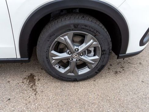 New 2026 Honda HR-V LX image 9