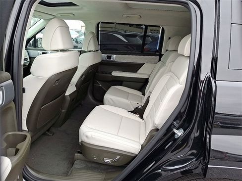 Certified 2025 Hyundai Santa Fe Calligraphy image 8