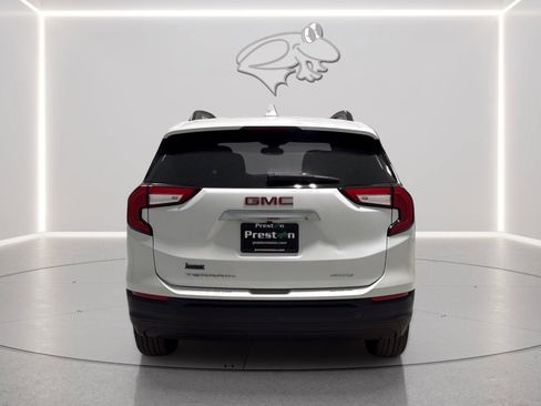 Used 2023 GMC Terrain SLE w/ Driver Convenience Package AWD/4WD image 4