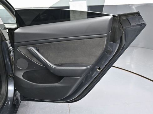 Used 2022 Tesla Model 3 Long Range image 41