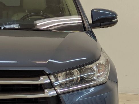 Used 2019 Toyota Highlander Limited image 11