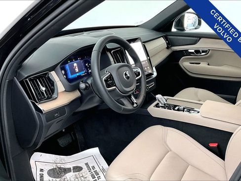 Certified 2025 Volvo XC90 B5 Plus image 17