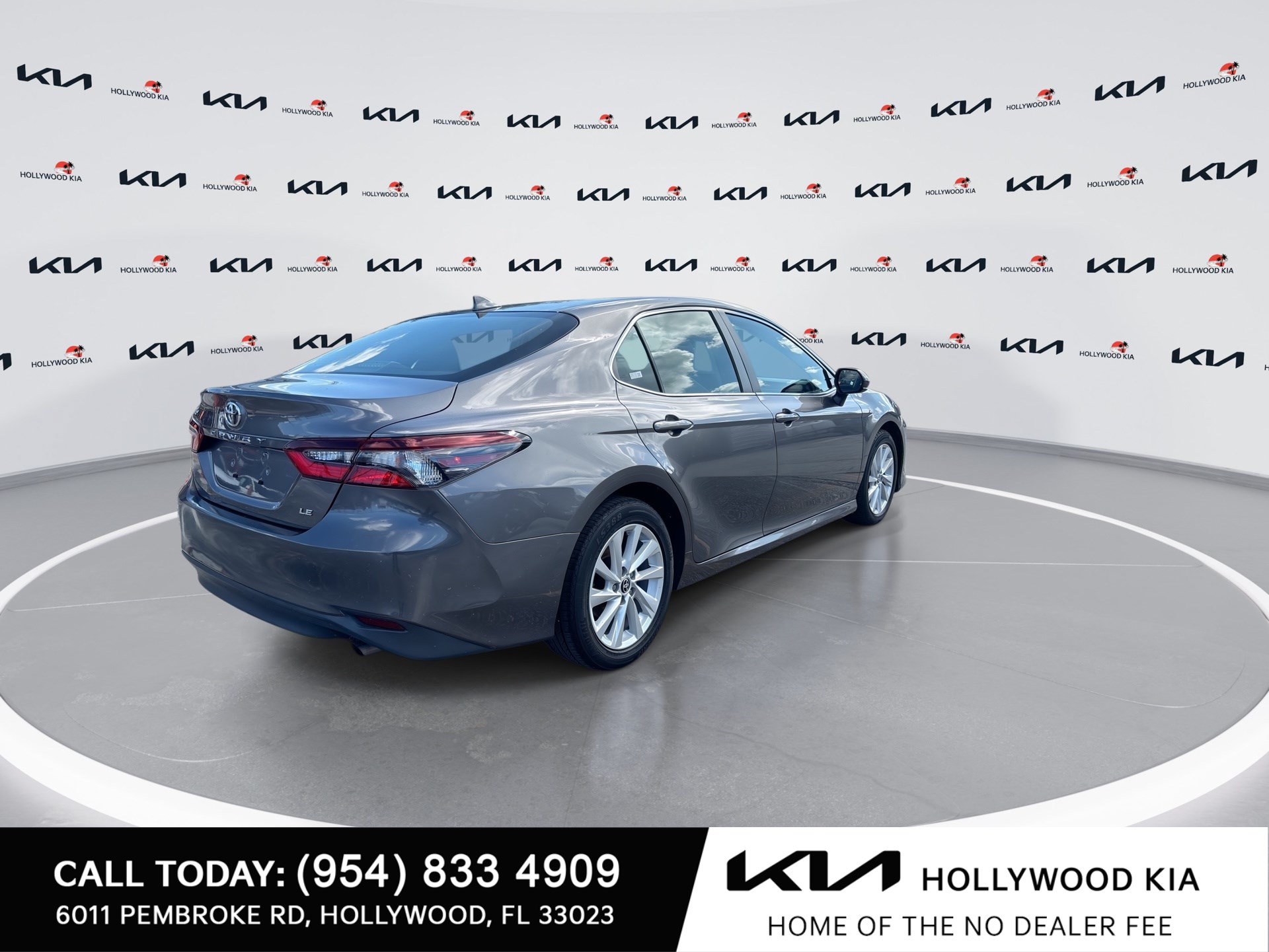 Used 2022 Toyota Camry LE FWD image 8
