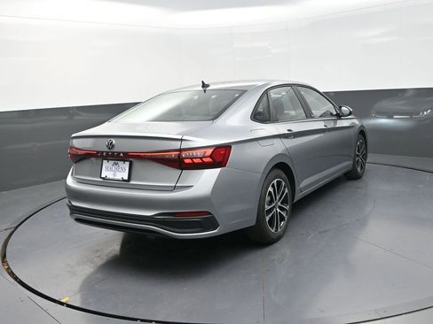 Used 2026 Volkswagen Jetta Sport FWD image 11