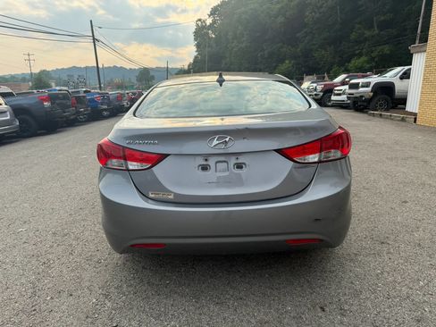 Used 2013 Hyundai Elantra GLS w/ Preferred Pkg FWD image 8