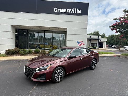 Used 2025 Nissan Altima 2.5 SV FWD image 1