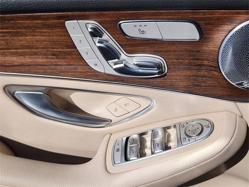 Certified 2021 Mercedes-Benz GLC 300 4MATIC image 11