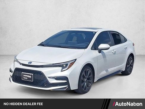 Certified 2025 Toyota Corolla SE w/ SE Premium Package FWD image 1