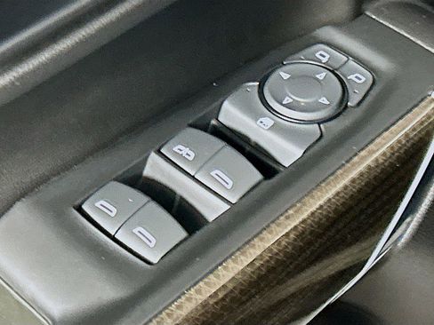 Used 2022 Chevrolet Silverado 1500 LT w/ Leather Package image 18