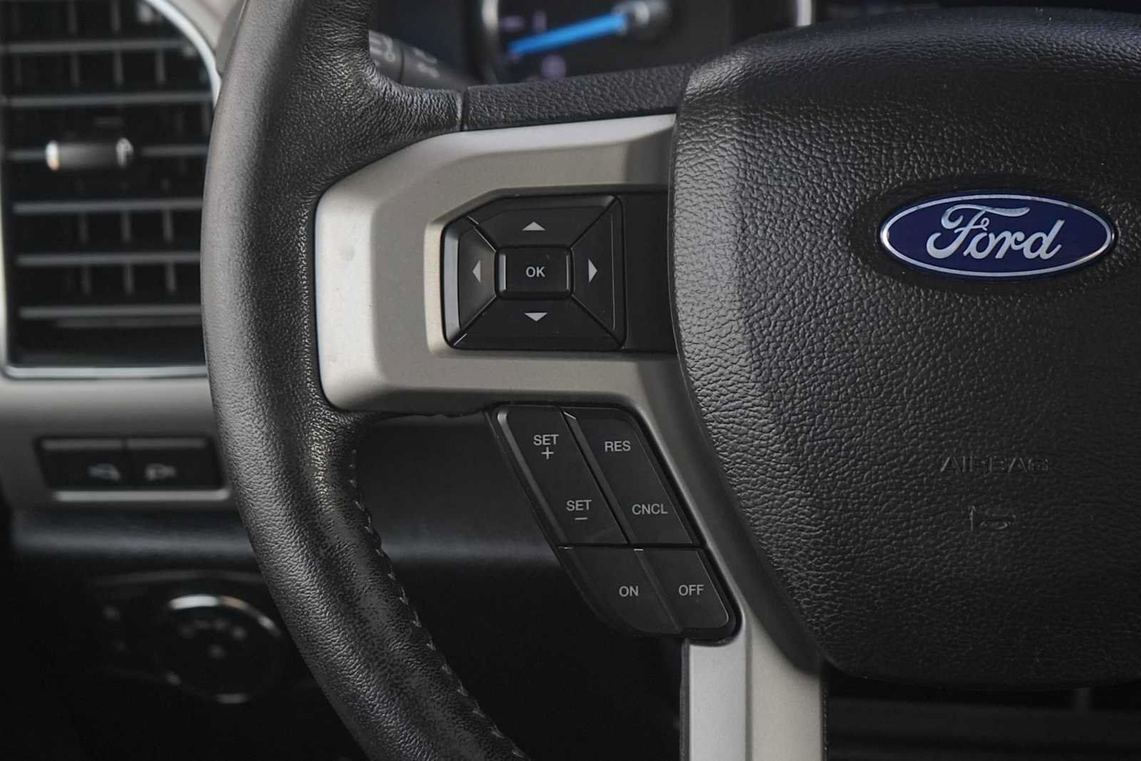 Used 2019 Ford F250 Lariat w/ Lariat Ultimate Package AWD/4WD image 17
