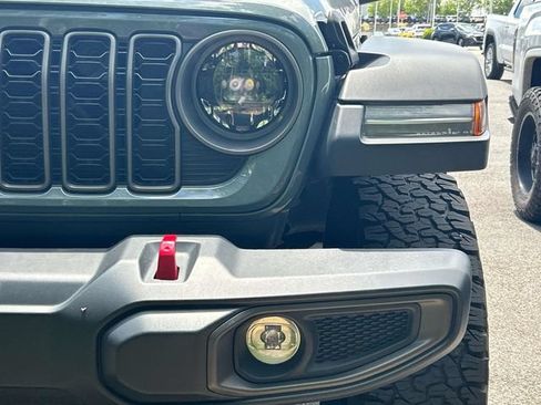 Used 2025 Jeep Wrangler Unlimited Rubicon AWD/4WD image 8