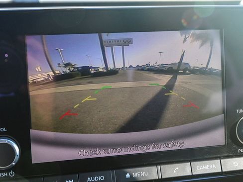 Used 2024 Nissan Pathfinder SV image 22