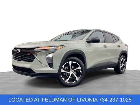 Used 2024 Chevrolet Trax RS w/ Driver Confidence Package image 1