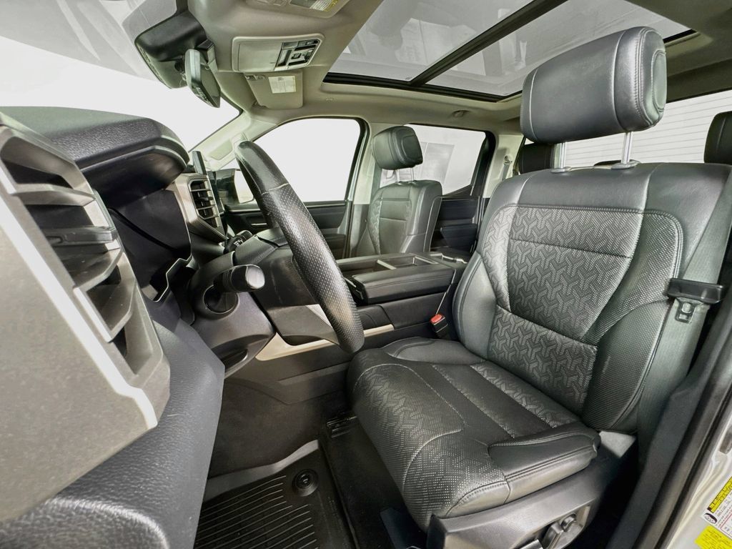 Used 2024 Toyota Tundra Limited AWD/4WD image 2