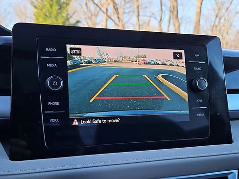 Certified 2025 Volkswagen Taos SE w/ Panoramic Sunroof Package image 20