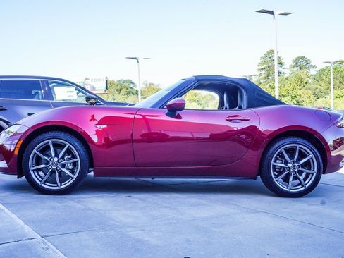 Used 2023 MAZDA MX-5 Miata Grand Touring image 3
