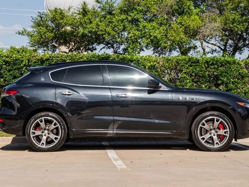 Used 2017 Maserati Levante S AWD/4WD image 10